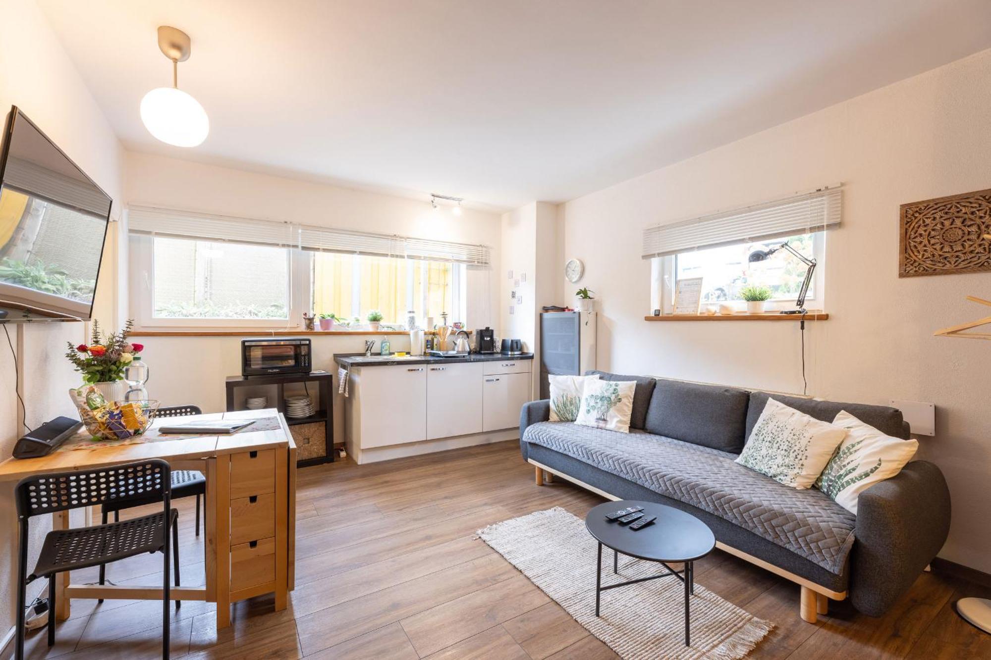 Ideal Fuer Kurze Aufenthalte - Gemuetliches 1-Zimmer-Apartment Adelsdorf Exterior foto